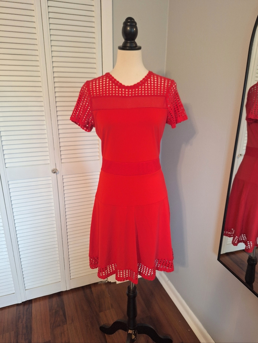 Michael Kors fit-and-Flare Red Mesh Mix Dress Medium *H - Picture 9 of 9